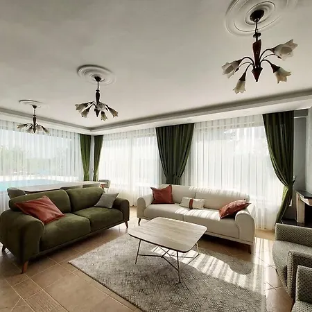 Отель Megara; Havuzlu, Denize Yakin Izole Bir Alan 4*