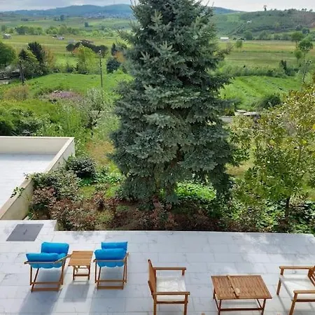 Megara; Havuzlu, Denize Yakin Izole Bir Alan Отель 4*