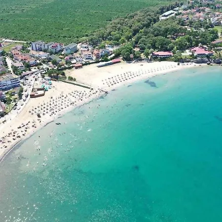 Megara; Havuzlu, Denize Yakin Izole Bir Alan 4* Kandira